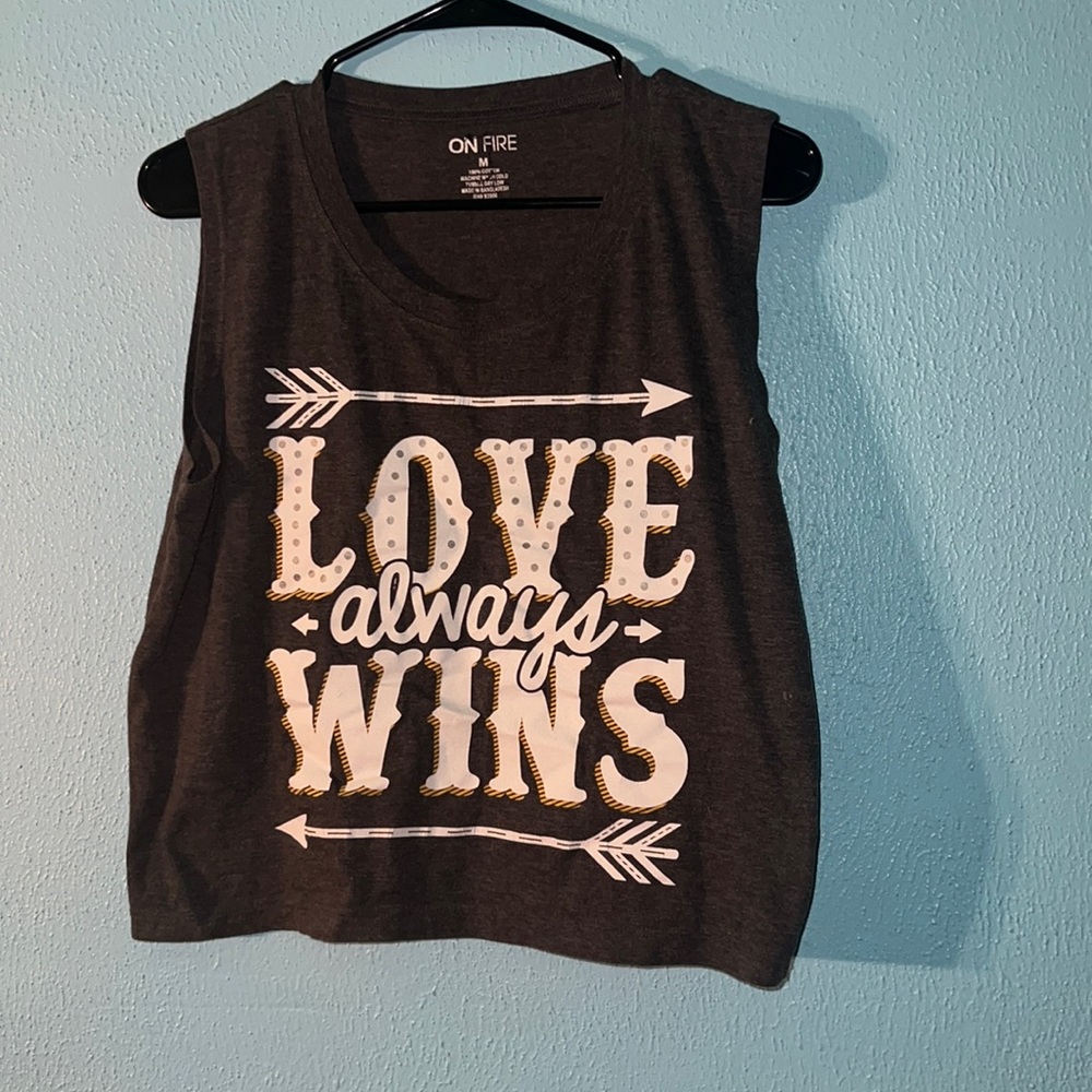 No sleeve Tee shirt